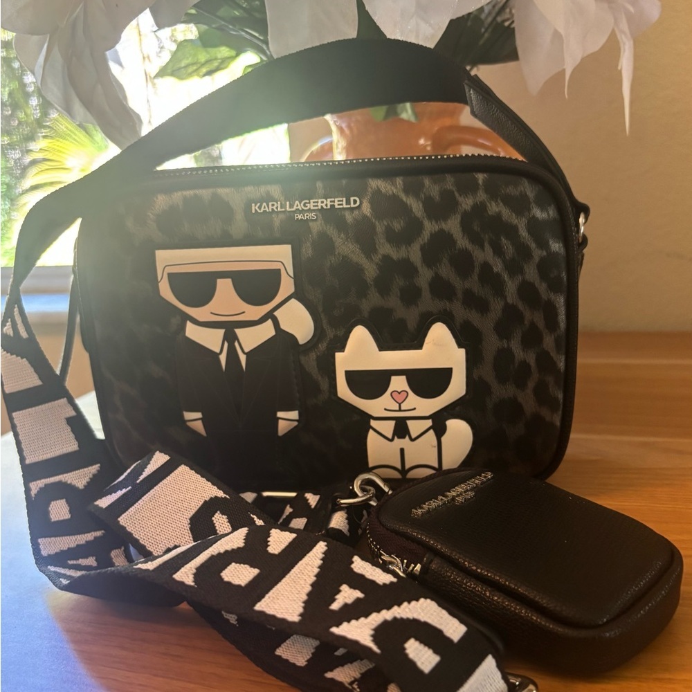 KARL LAGERFELD MAYBELLE BLACK GREY LEOPARD CAMERA CROSSBODY BAG W AIRPOD CASE